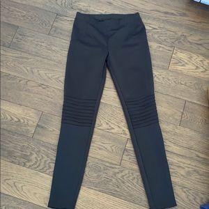 Motto style legging